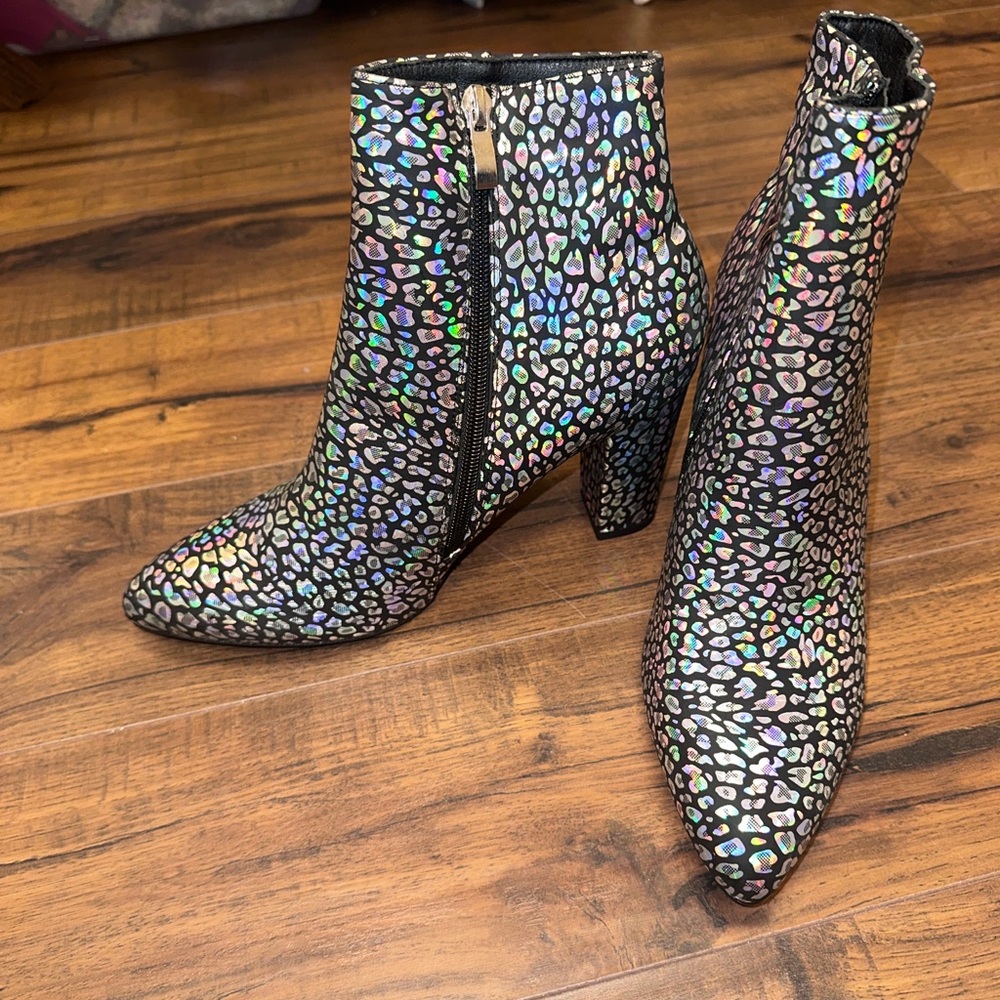 NWOT Booties